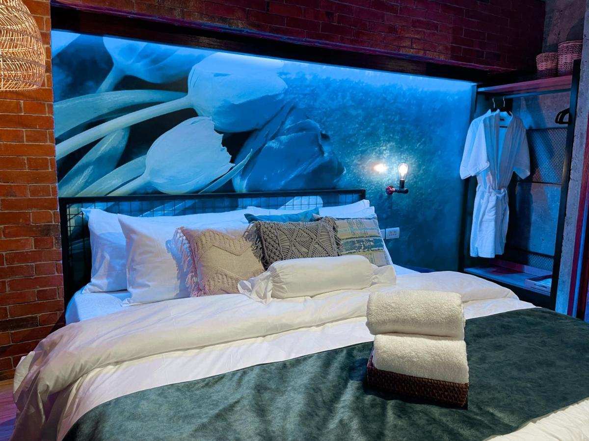 Clockworkorange Luxury Suites With Netflix Mactan Exterior foto